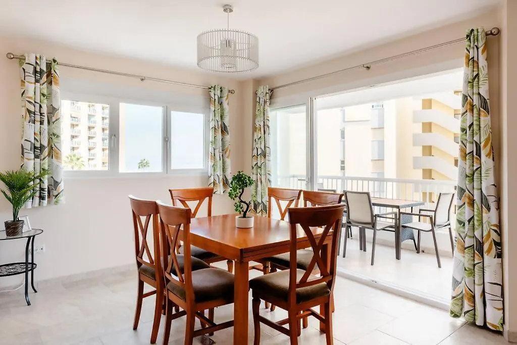 Amplio Con Vistas Al Mar Y Piscina En Benalmadena Διαμέρισμα 0*,  Ισπανία